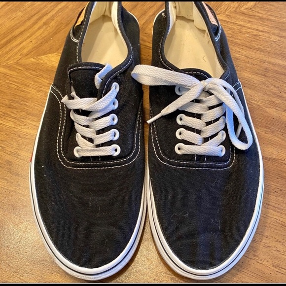 Levi's Other - 10.5 Men’s Black Canvas classic sneaker